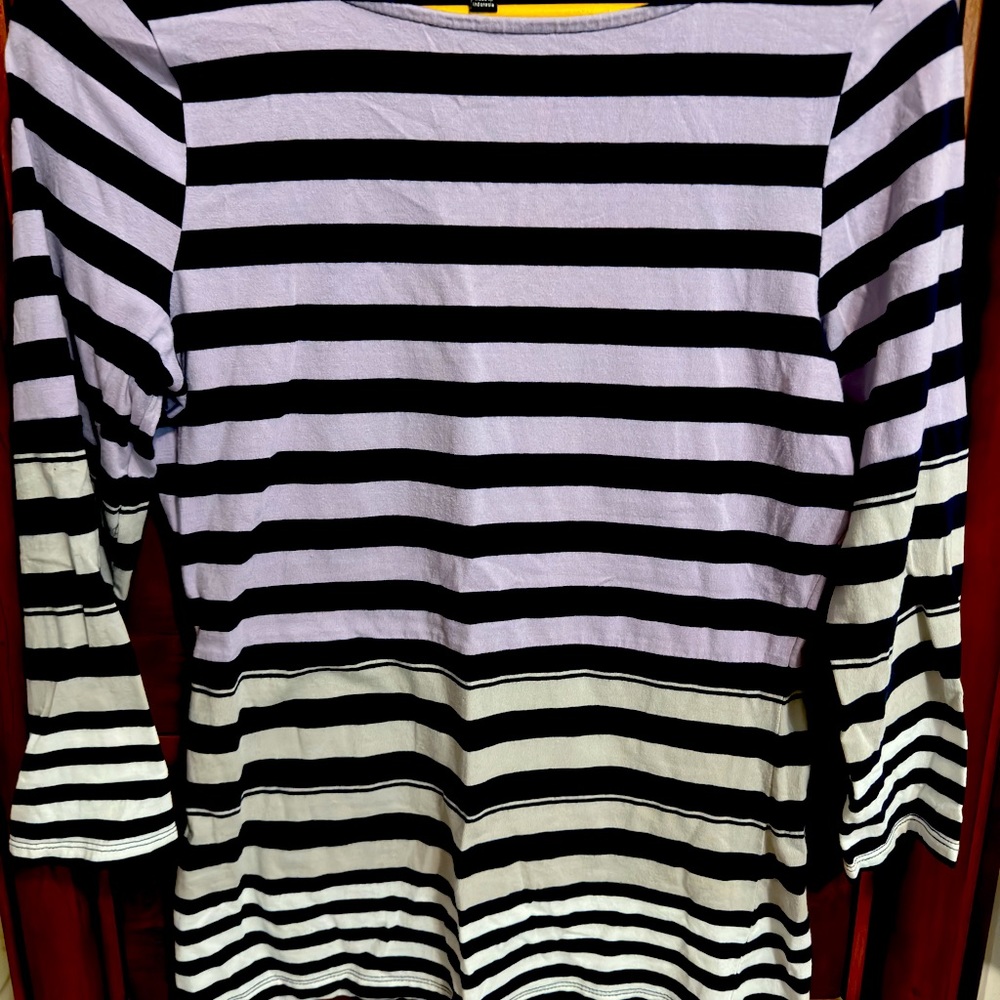 Very pretty The Limited top.